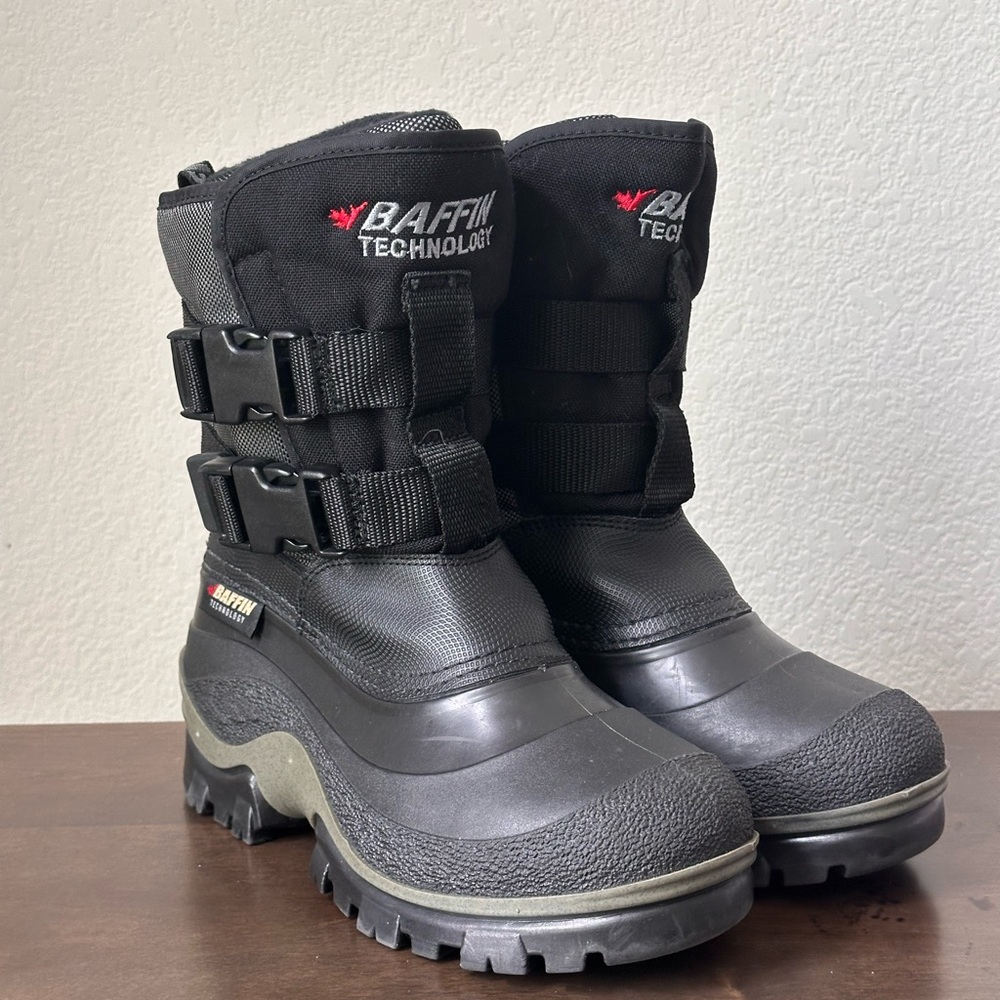 Baffin Technology Kids Size 4R Cold Weather Boots Black/gray Buckle Ski‎ Snow